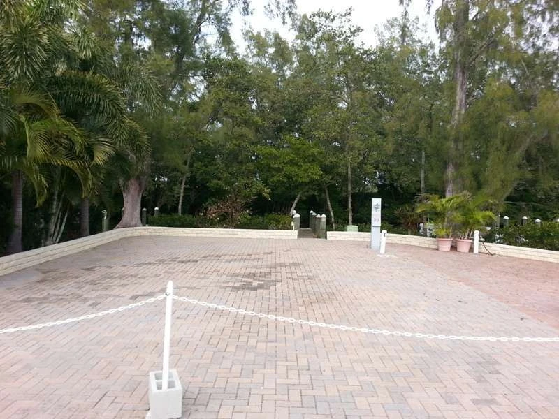 Holiday Cove RV Resort