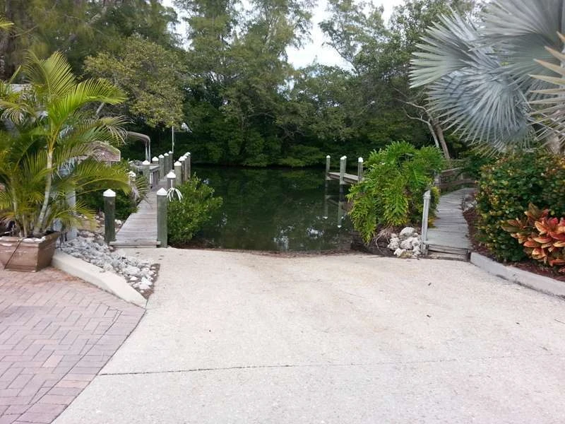 Holiday Cove RV Resort