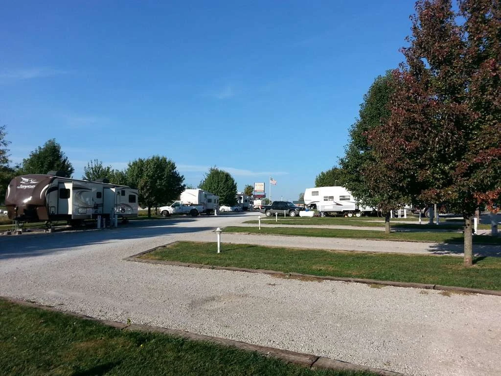 Indian Hill Inn & RV Park