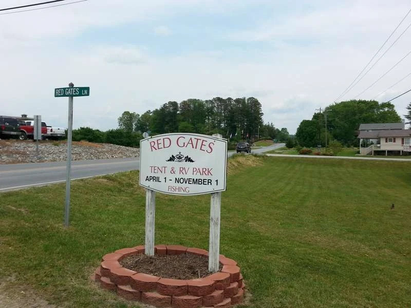 Red Gates Cottages and RV Park