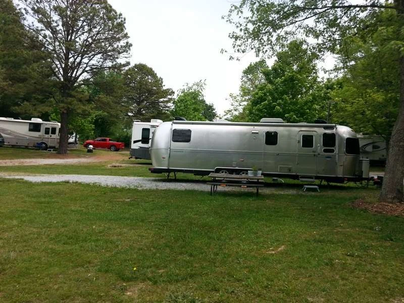 Red Gates Cottages and RV Park