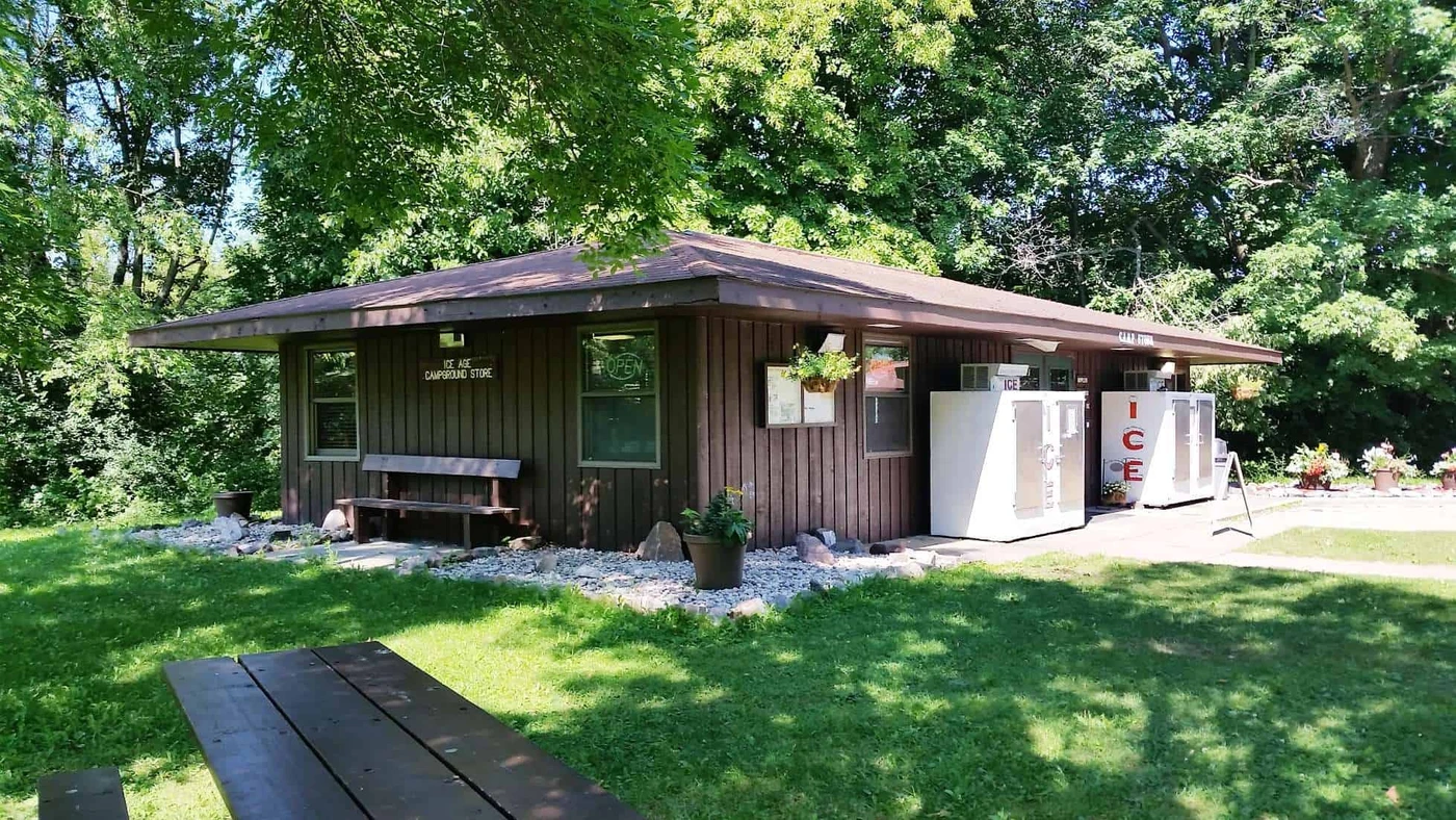 Devils Lake State Park - Lower Ice Age Campground