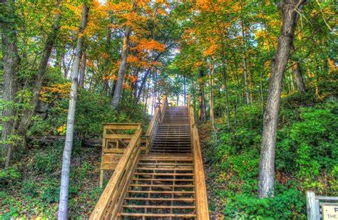 Apple River Canyon State Park