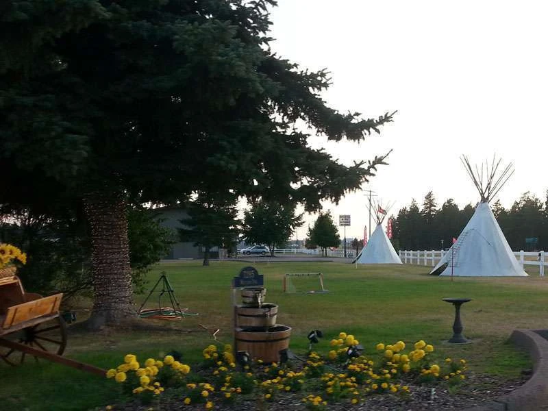 Western Inn and Campground