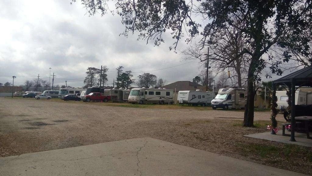 3 Oaks & A Pine RV Park