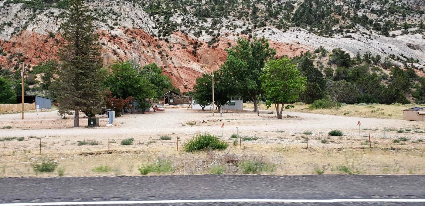 Cliffside Cabins and RV Park