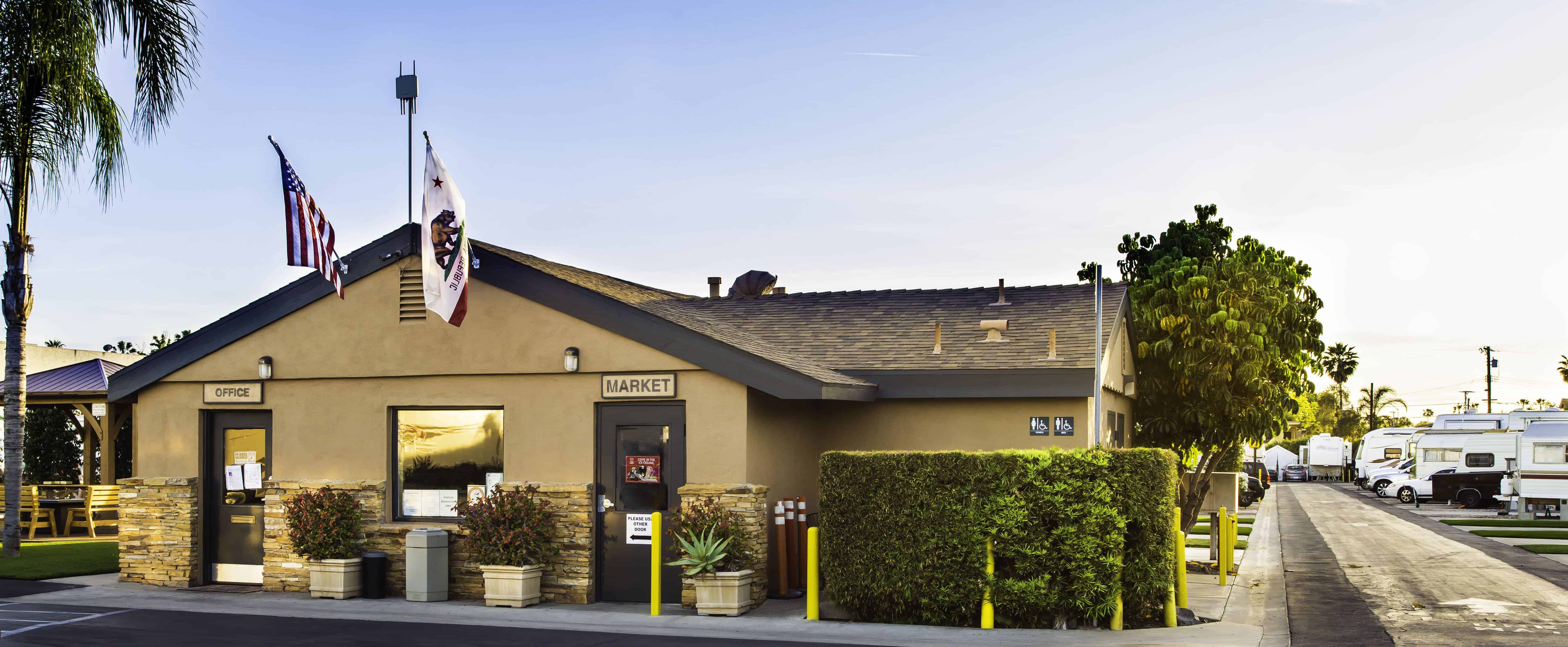 Anaheim Harbor RV Park