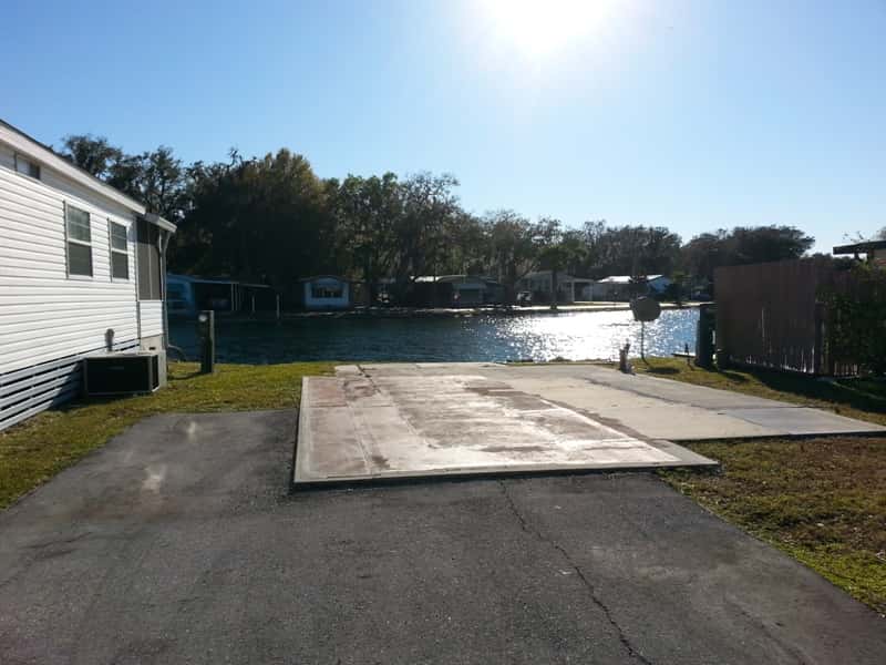 Crystal Lake Mobile Home & RV Village