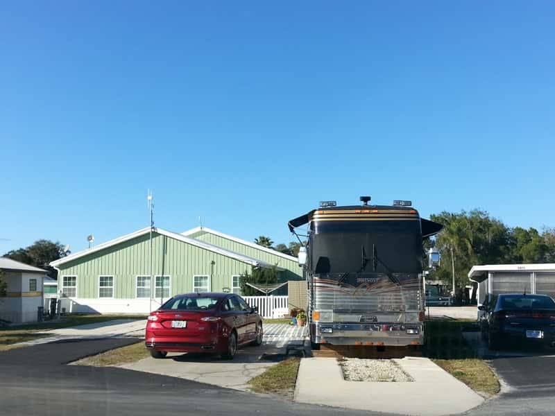 Crystal Lake Mobile Home & RV Village