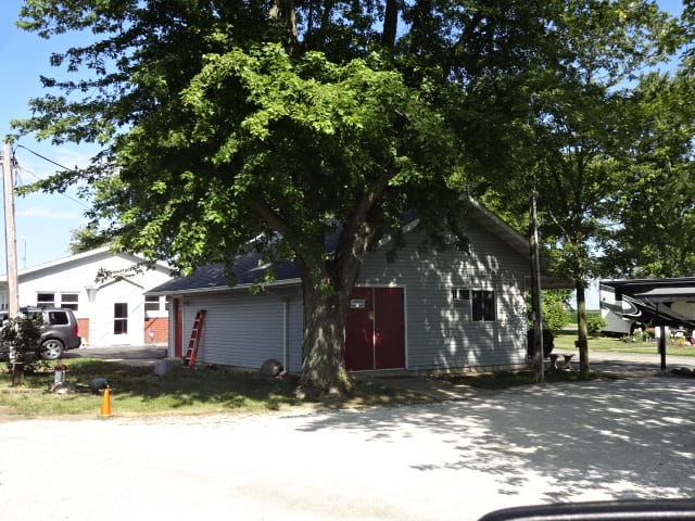 D & W Lake Camping RV Park