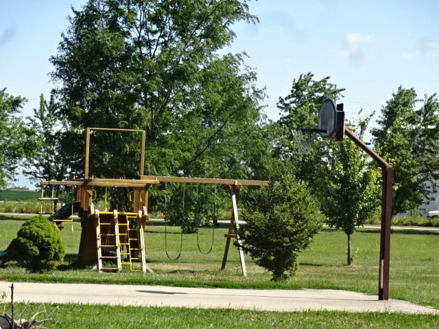 D & W Lake Camping RV Park