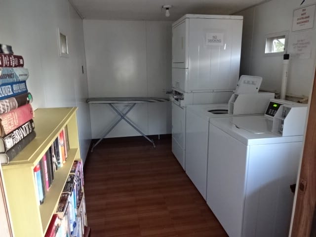 Henry's RV and Mobile Home Park