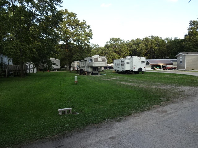 Henry's RV and Mobile Home Park