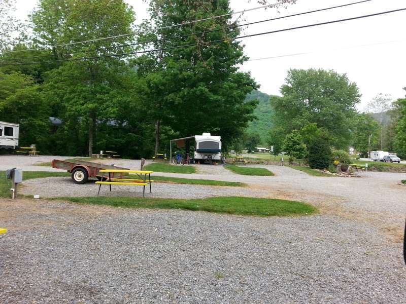 Hillbilly Creekside Campground