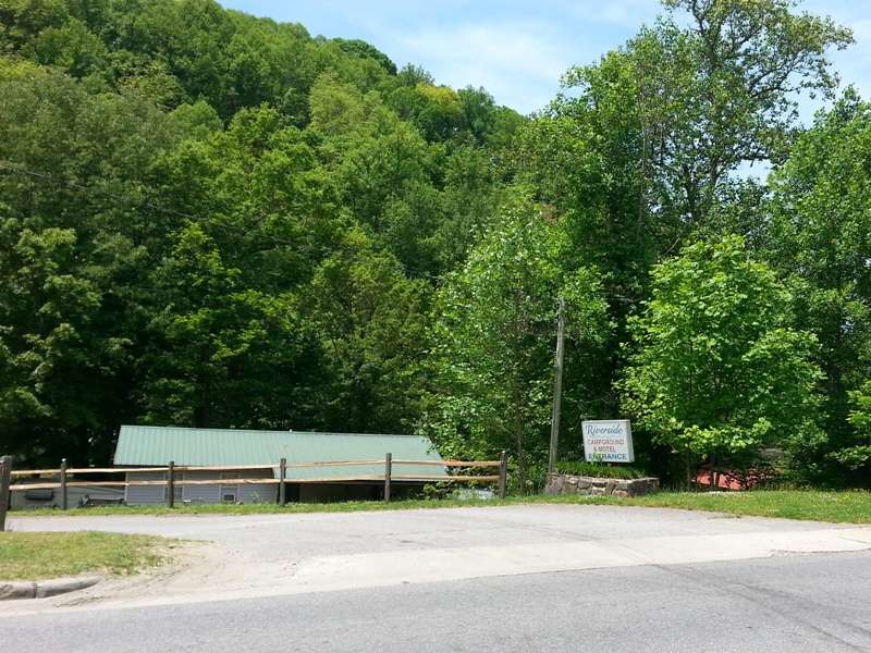 Riverside Motel & Campground