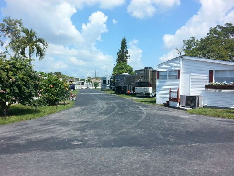 Twin Lakes Travel Park