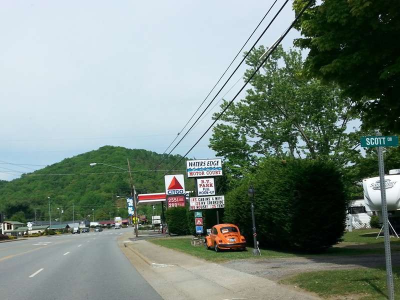 Waters Edge Motor Court