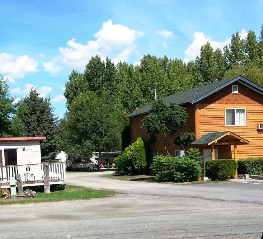 Carriagehouse Inn & RV Park