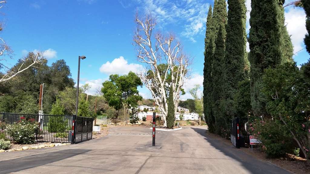 Champagne Lakes RV Resort