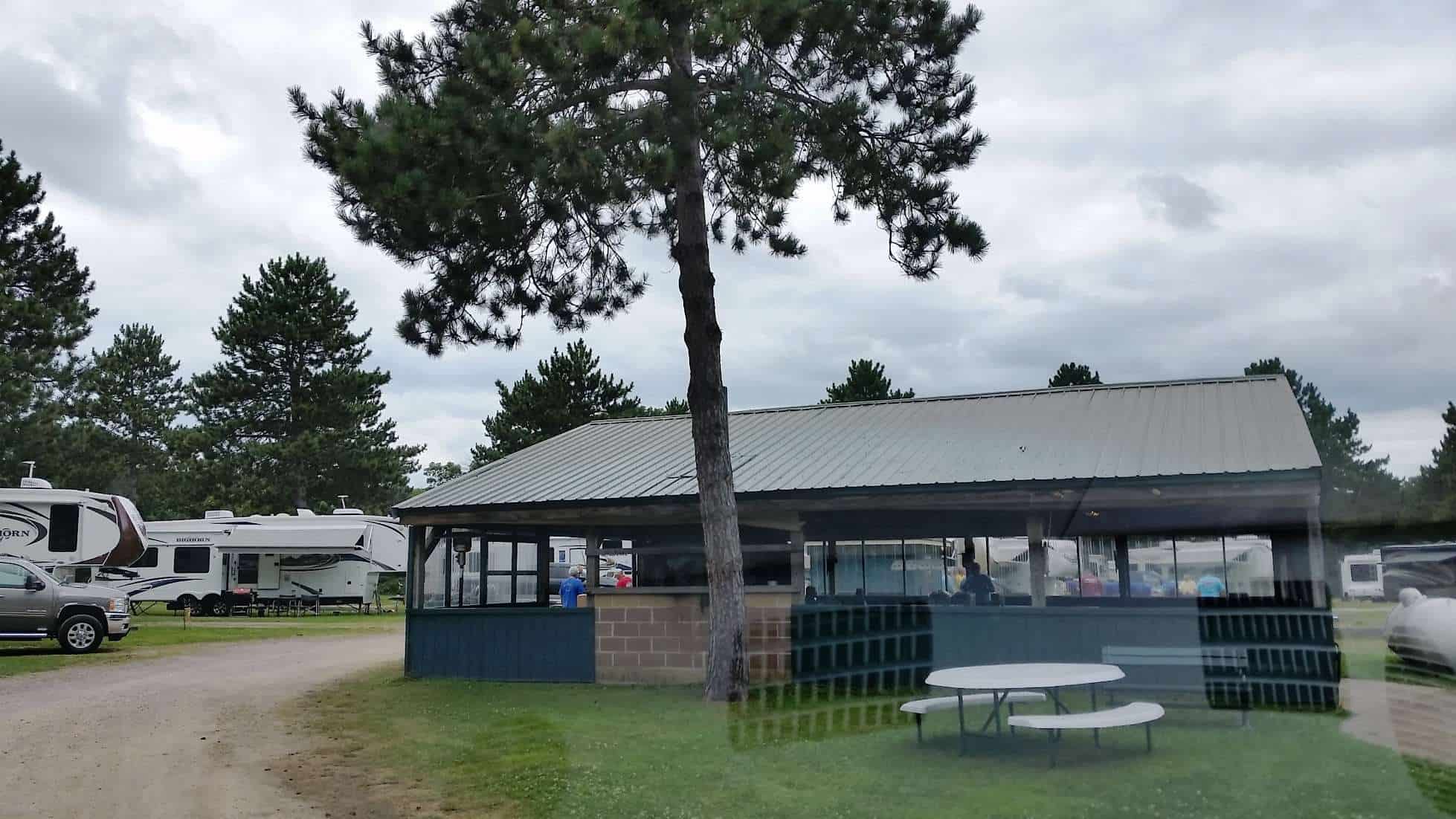 Country Roads Motorhome & RV Park