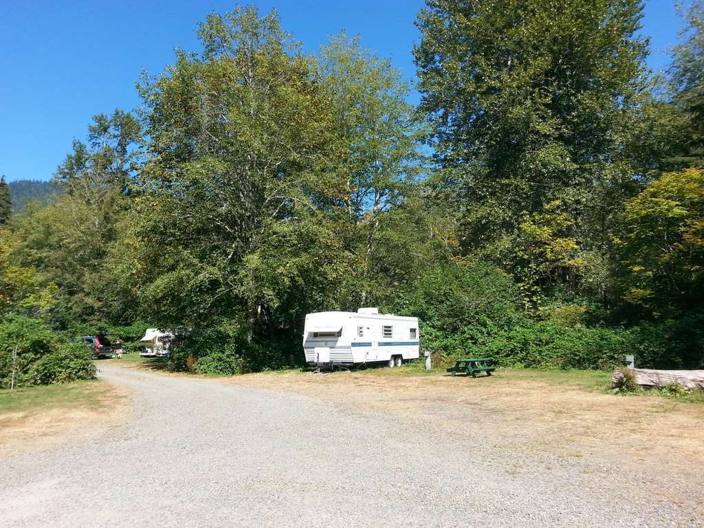 Hard Rain Cafe RV Park