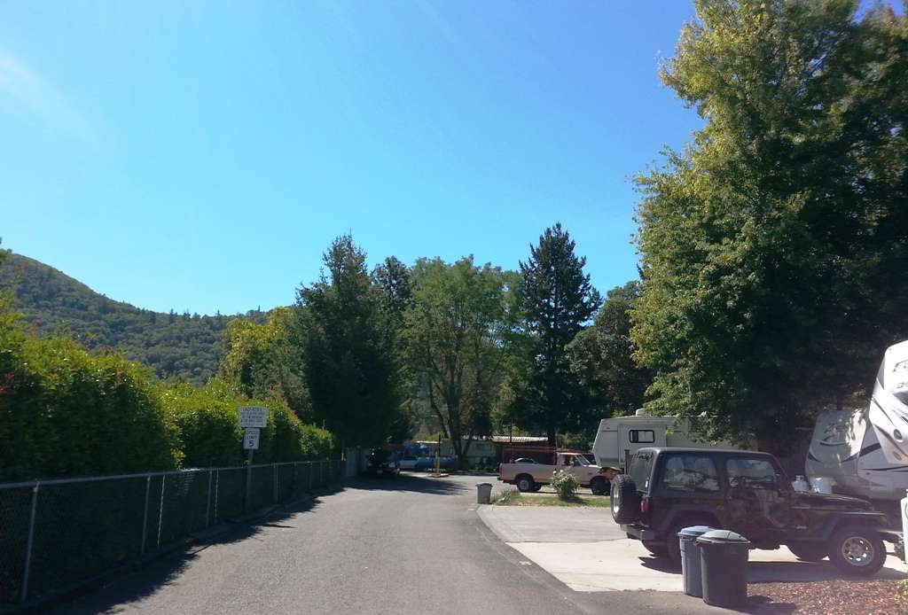 Lazy Acres on the River Motel & RV Park