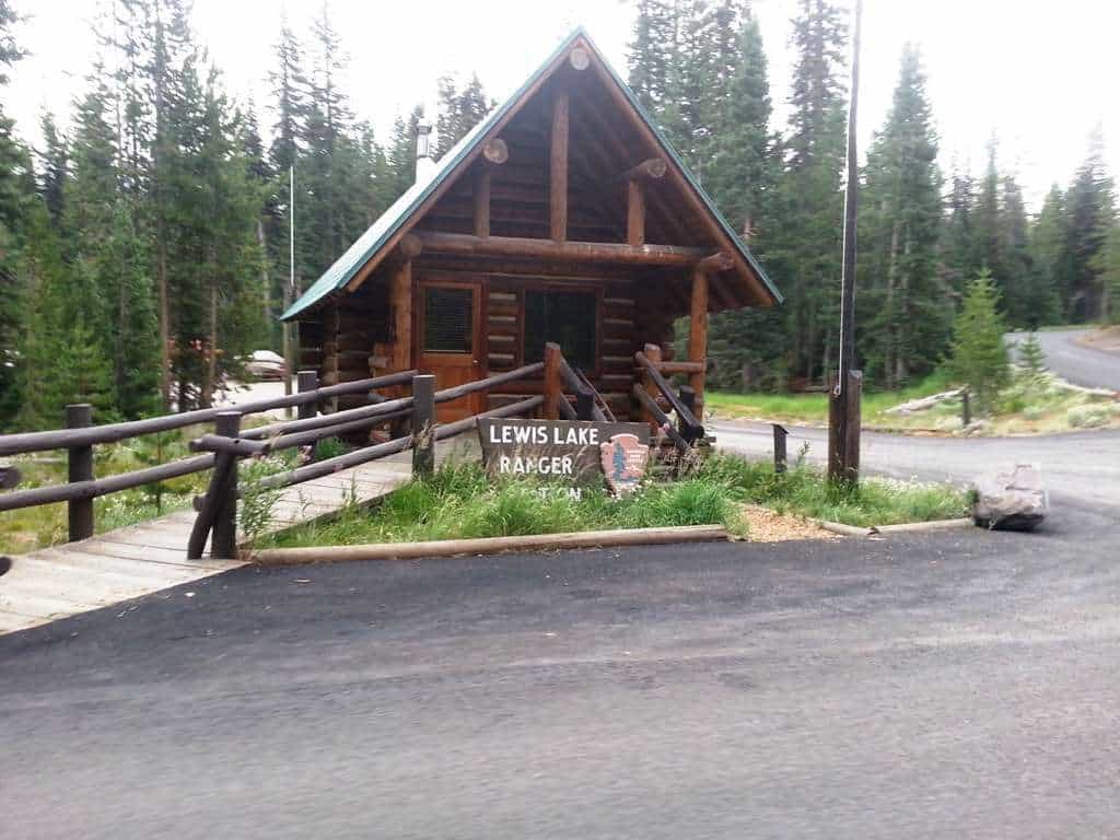 Lewis Lake Campground