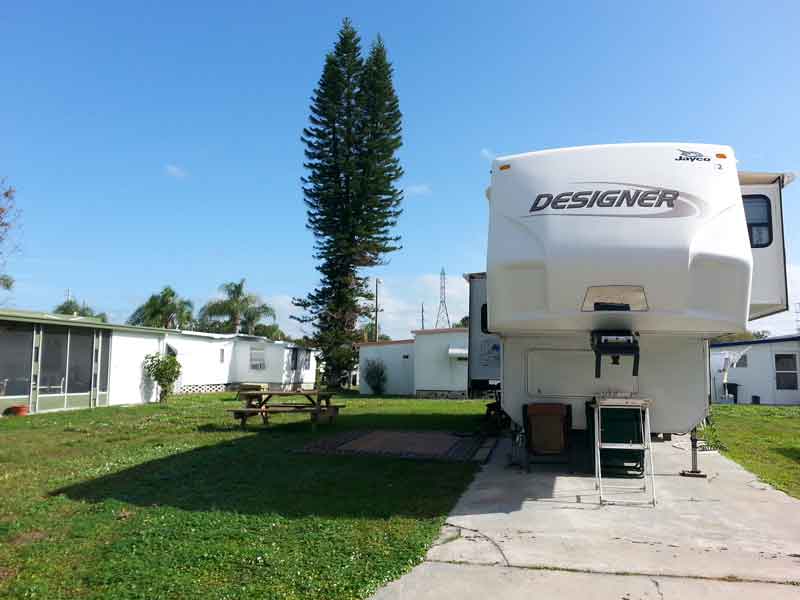 Robert's Mobile Home & RV Resort