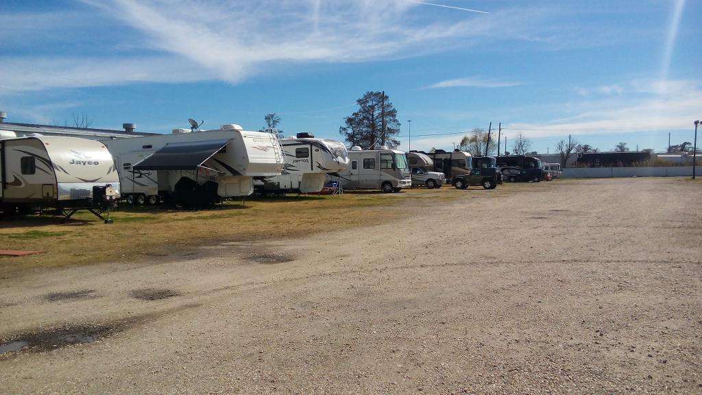 3 Oaks & A Pine RV Park