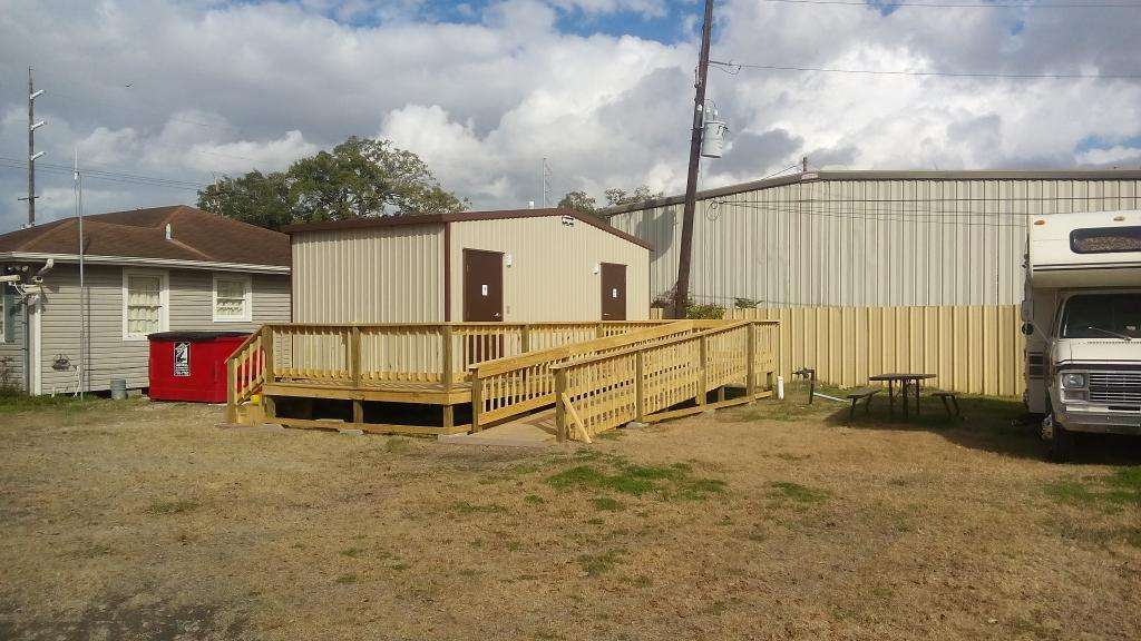 3 Oaks & A Pine RV Park