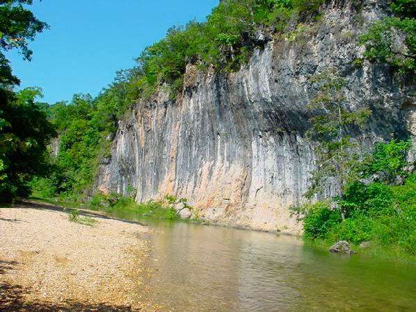 Echo Bluff State Park