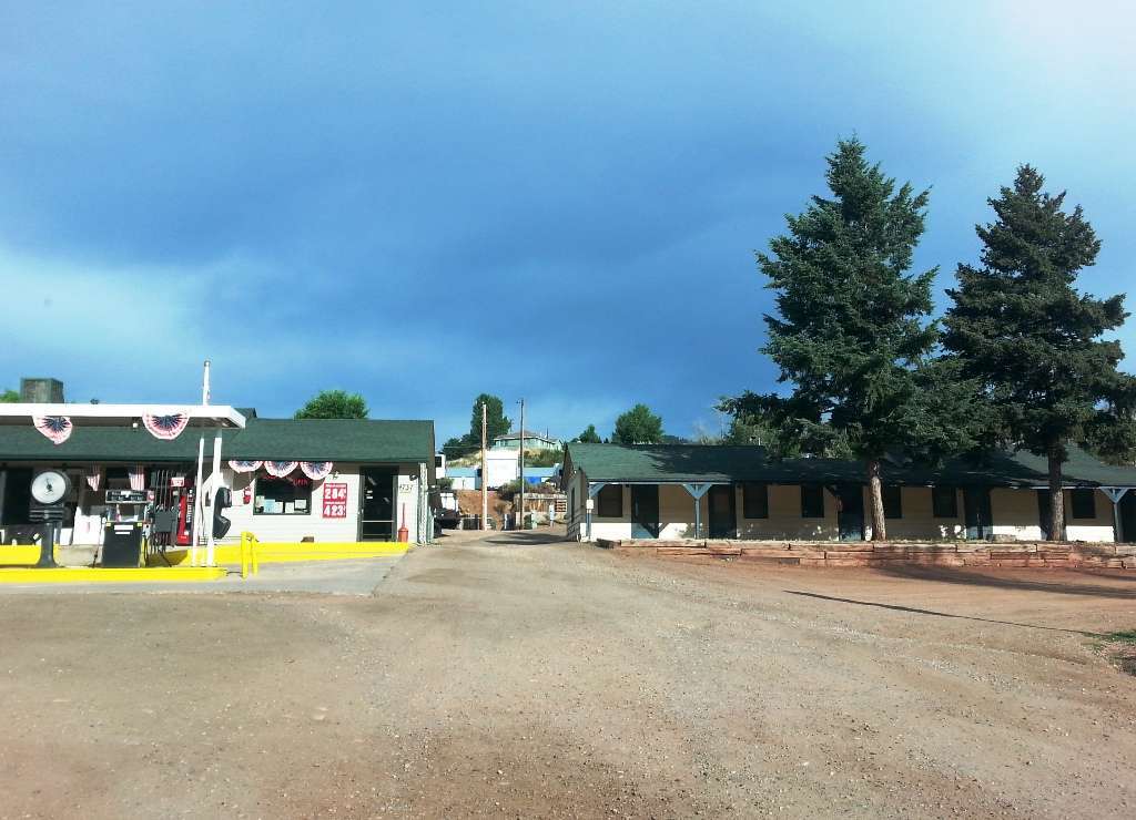 Horsetooth Inn and RV Park