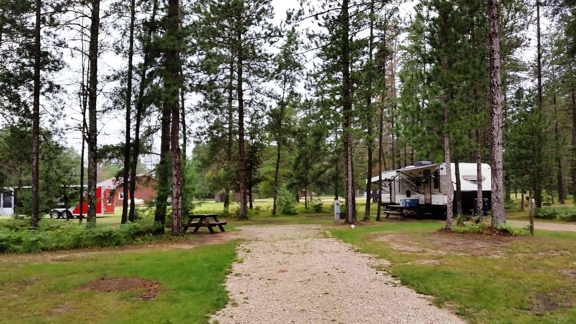 Jack Pine Lodge Lodge, Resort and Campground