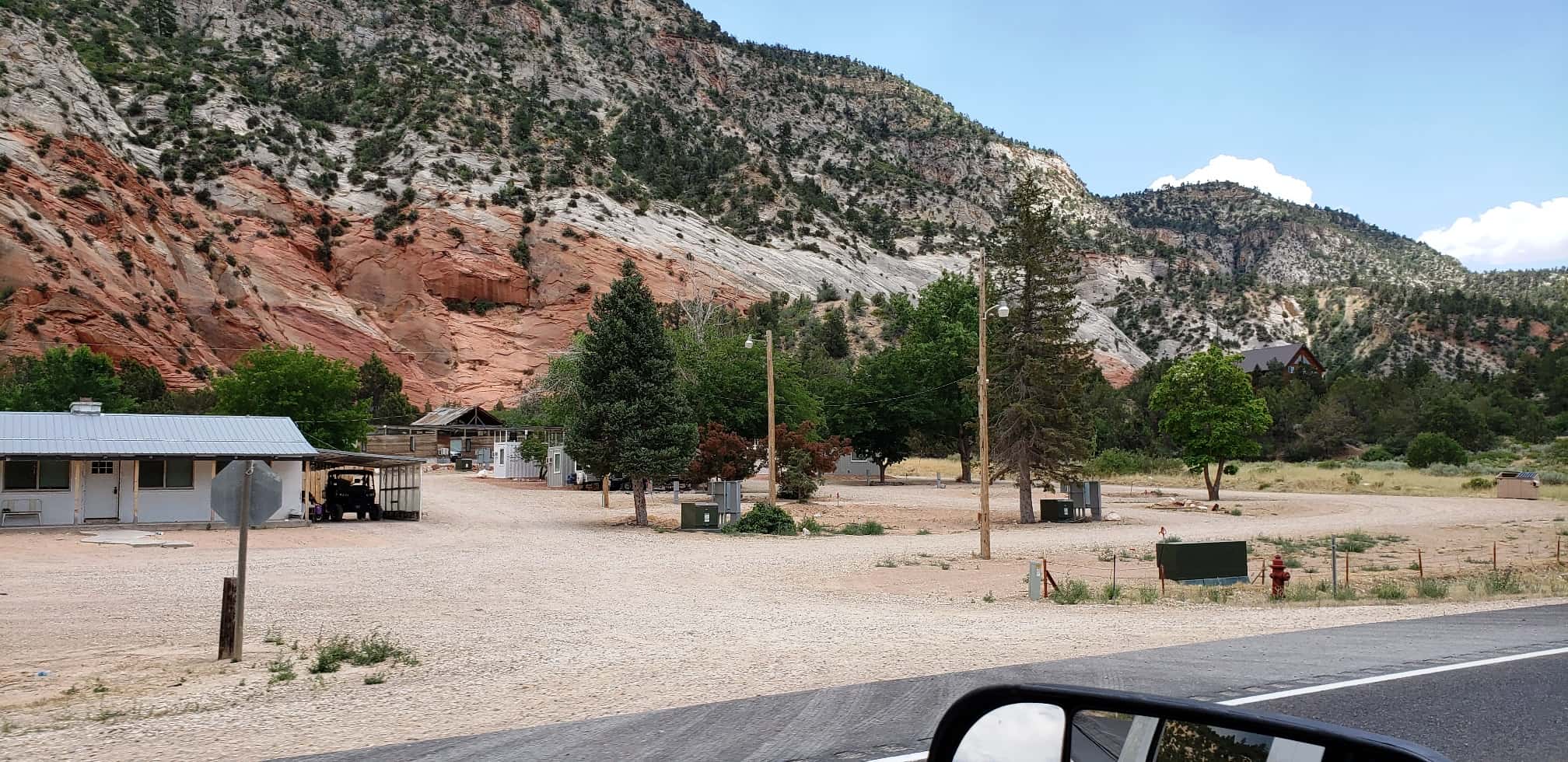 Cliffside Cabins and RV Park