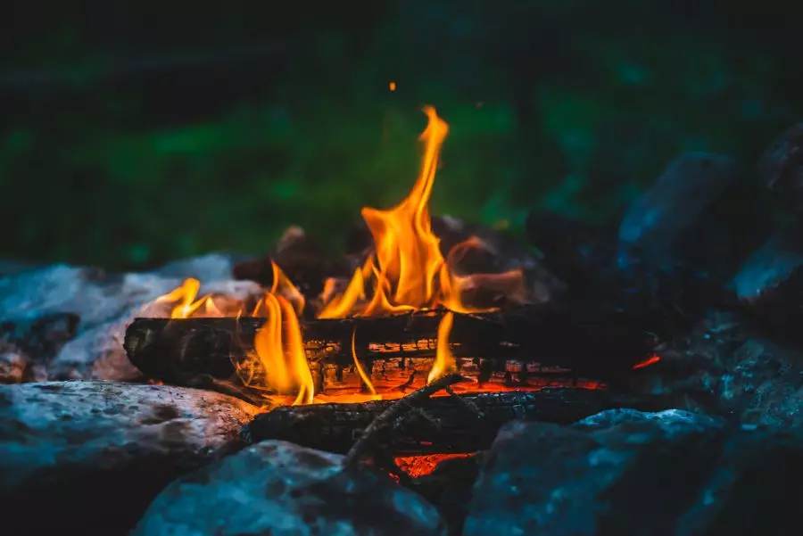 Bonfire vs. Campfire: Unveiling the Differences