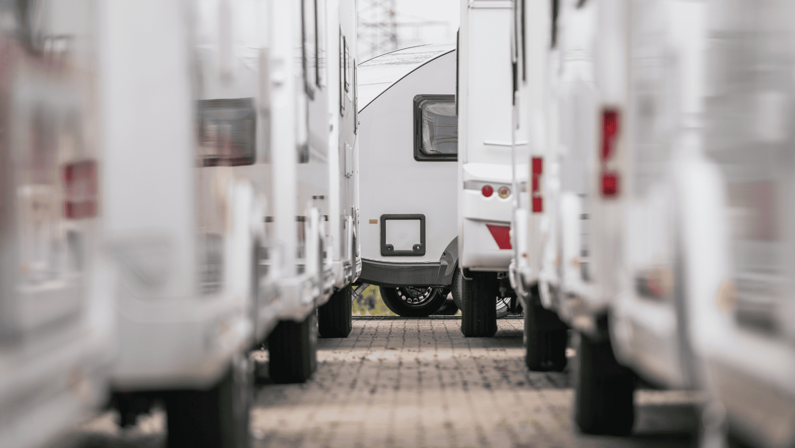 Top 9 Compact Travel Trailers Under 30 Feet for Easy and Adventurous RVing