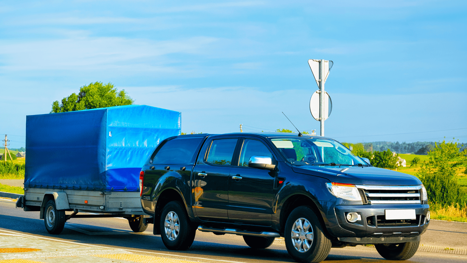 RV Travel Dilemma: Tow Toad or Dinghy – Choosing Between Towing a Trailer and Hauling a Toad