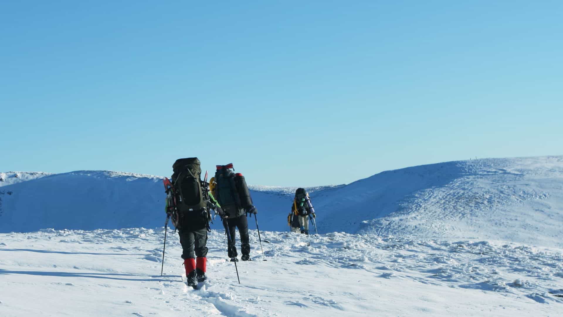 Winter Hiking Essentials: What to Wear From Head to Toe - 13+ Ideas!