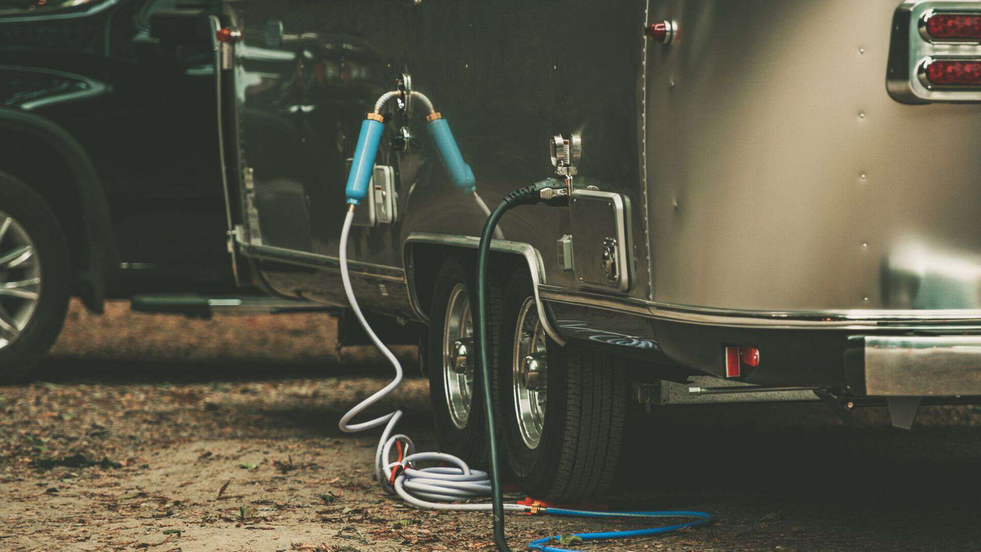 Powering Up Your RV: 5 Troubleshooting Tips for RV Shore Power (120V AC & 12V DC)