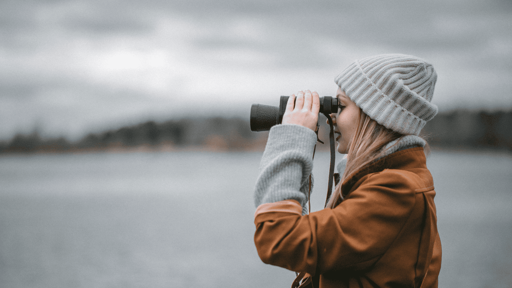 Enhance Your Adventure: 9 Best Lightweight Binoculars for Travel