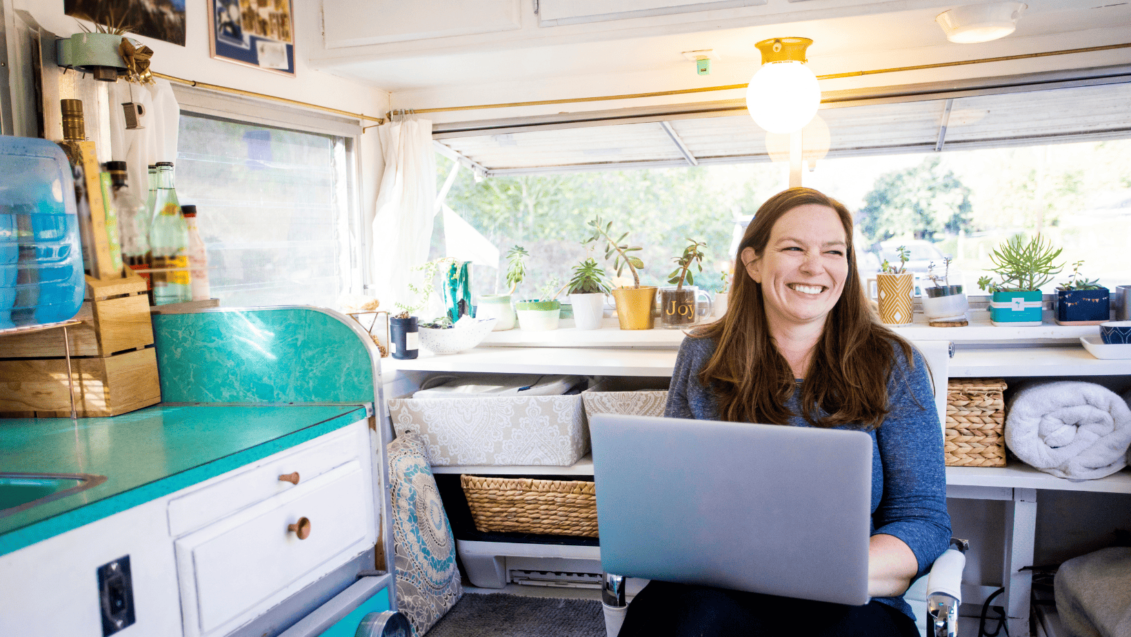 Exploring Solis Internet Devices: A Review of Mobile Connectivity on the Road