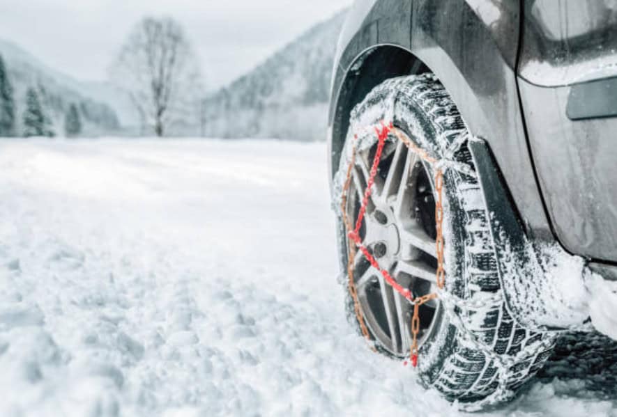 Snow Chains for Motorhomes: Essential Do’s and Don’ts for Winter Road Safety