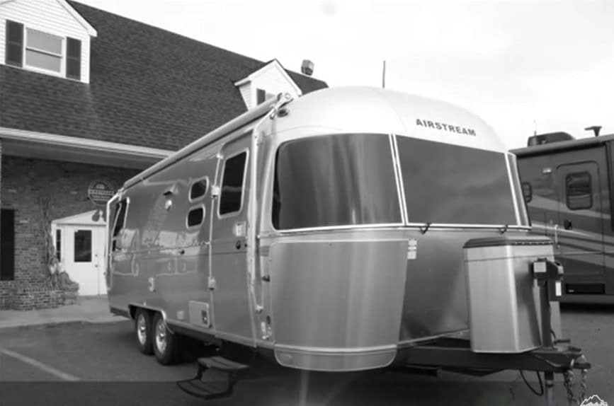 2013 Airstream Flying Cloud 25RB – Polished Aluminum, Timeless Design