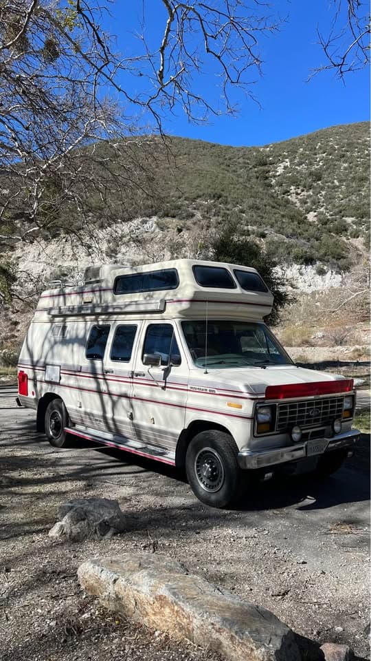 1988 Ford Econoline Fiesta – A Compact Motorhome with Retro Charm