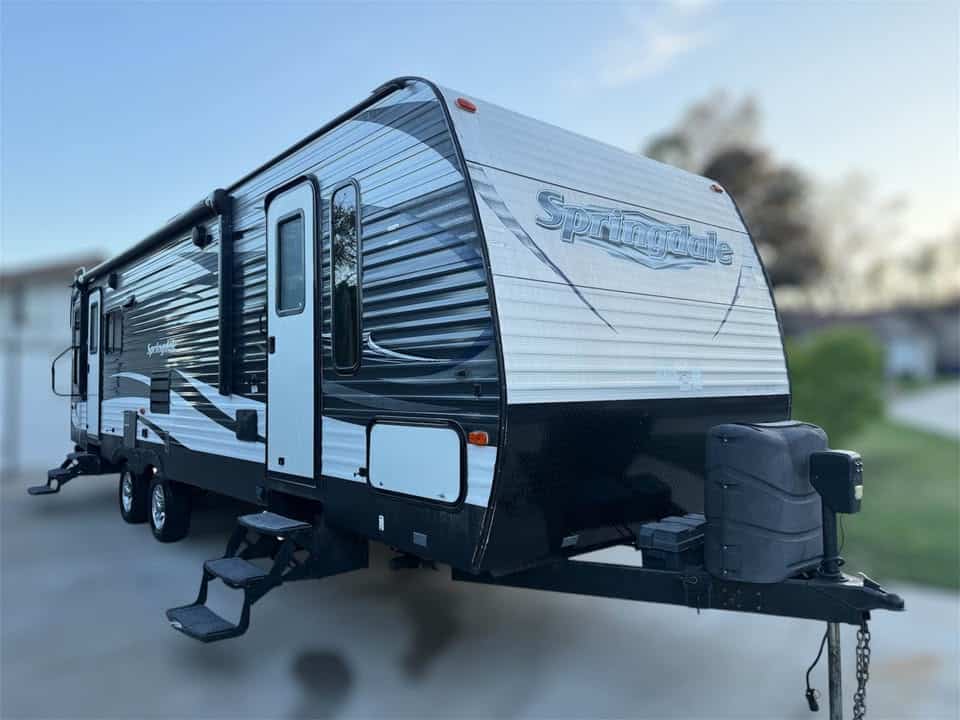 2016 Keystone Springdale – Spacious, Comfortable, and Adventure-Ready