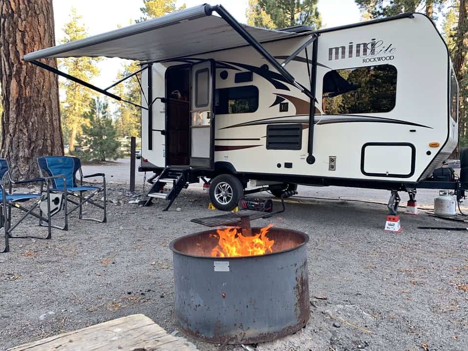 2017 Forest River Rockwood Mini Lite 1909S – Compact Comfort for Easy Escapes