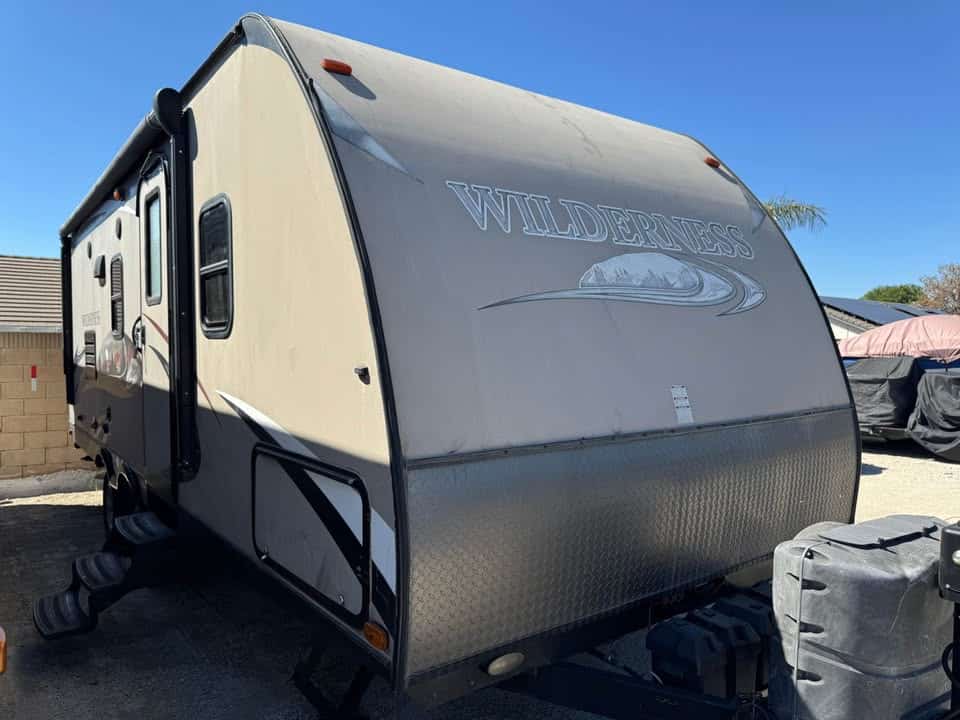 2014 Heartland Wilderness Bunkhouse – Lightweight Family Travel Trailer with Slide-Out