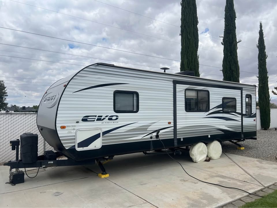 Adventure-Ready Comfort: Touring the 2017 Forest River Evo T2600