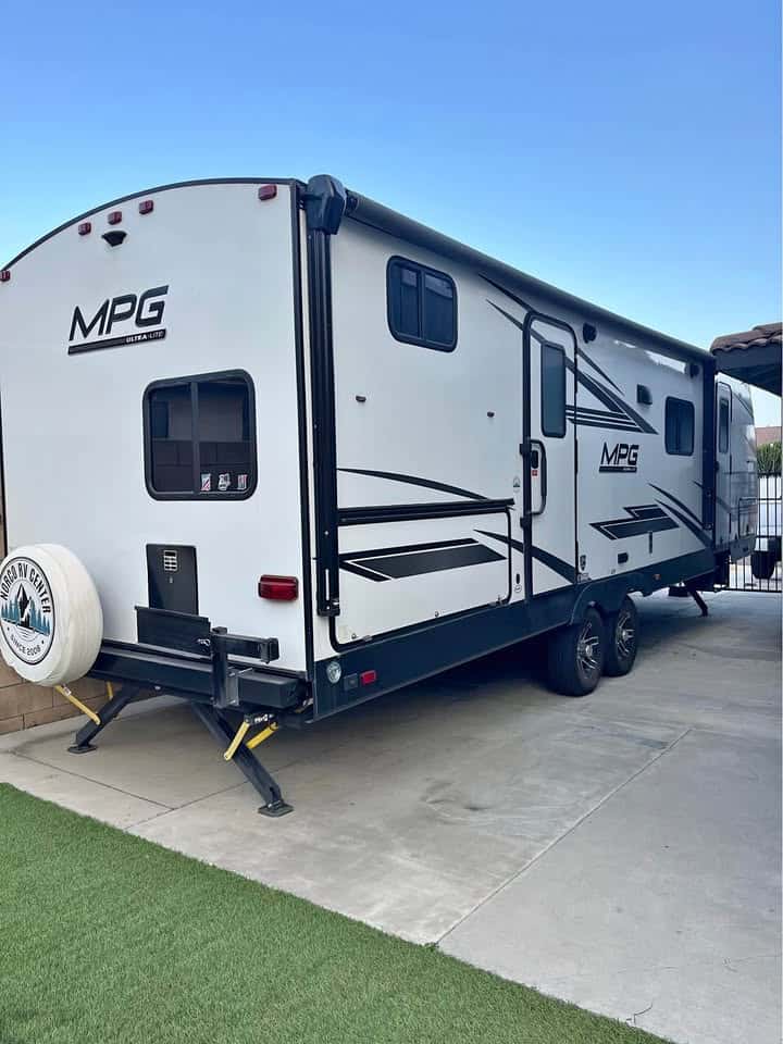 Life in 33 Feet: Inside a 2022 Cruiser MPG 2860BH That’s Built for Big Adventures