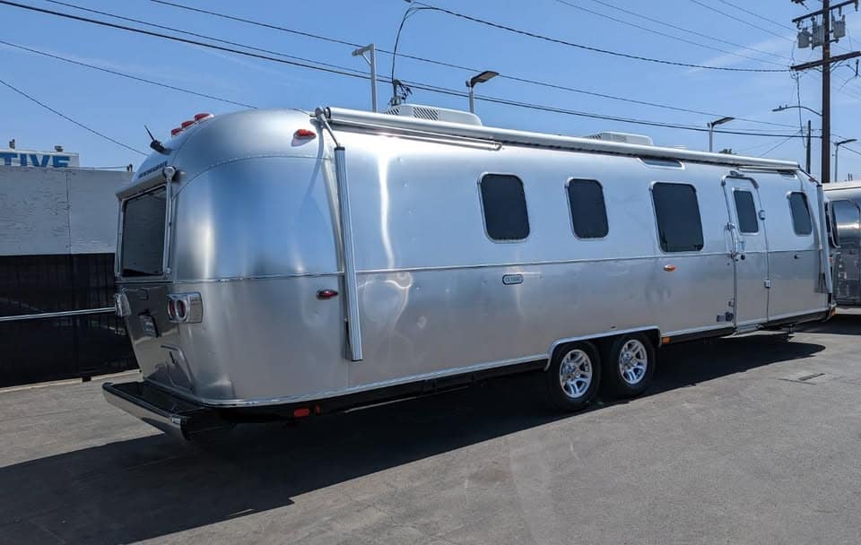 Luxury on Wheels: Step Inside the 2022 Airstream Classic Like Never Before